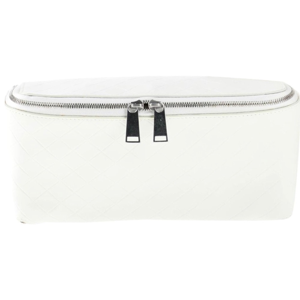 BOTTEGA VENETA Leather Beauty Clutch Bag Embossed Intrecciato Zipped